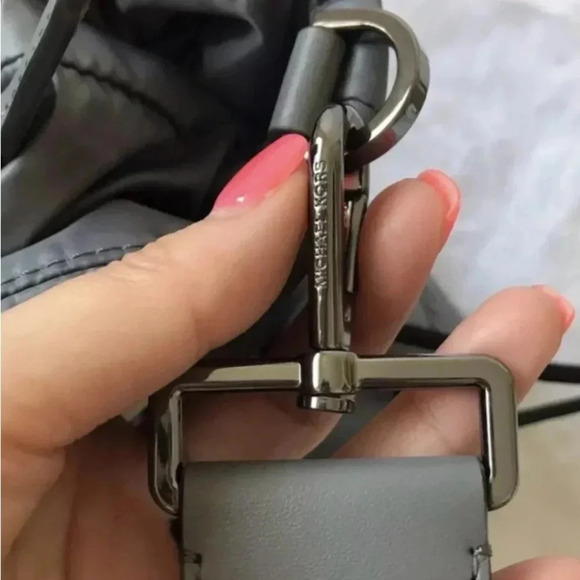 Michael kors Rae large heather gray nylon quilted  drawstring tote bag - Picture 9 of 14